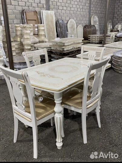 Столы и стулья