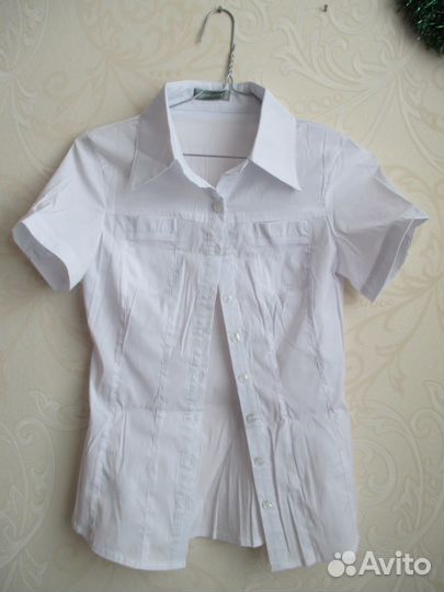 Белая блузка с коротким рукавом