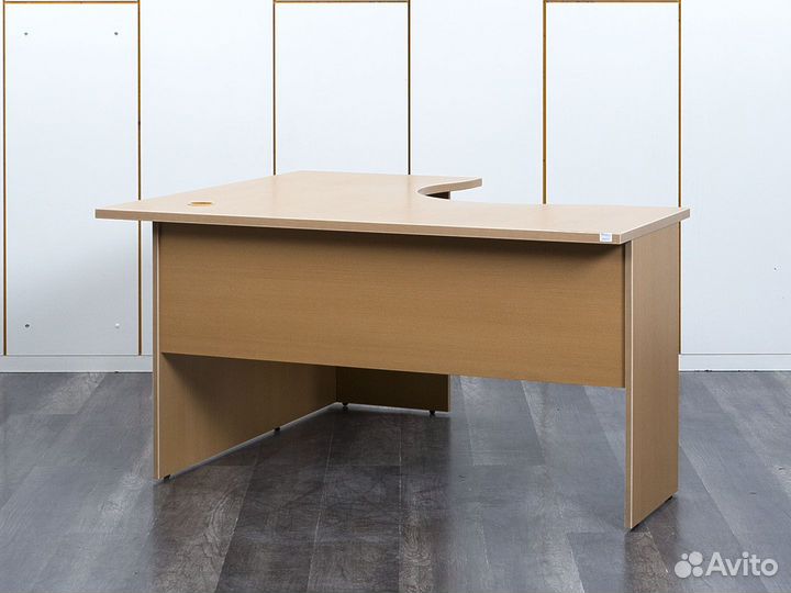 Офисный стол