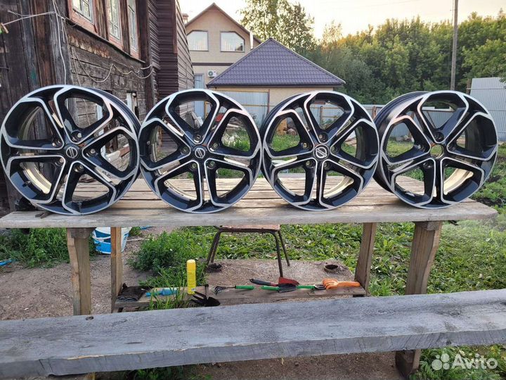 Литые диски на Nissan r 16