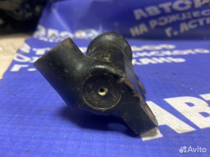 Рабочий цилиндр сцепления. Volkswagen Transporter