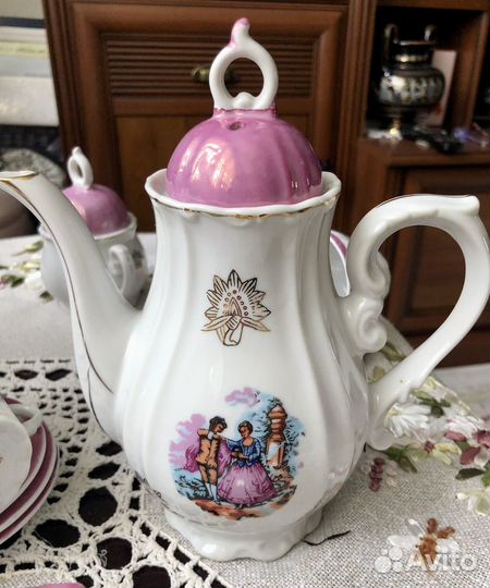 Кофейный сервиз мадонна, Япония