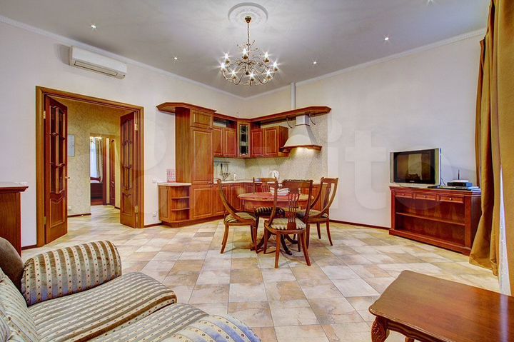 3-к. квартира, 90 м², 2/5 эт.