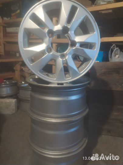 Продам литые диски на Land Cruiser 100