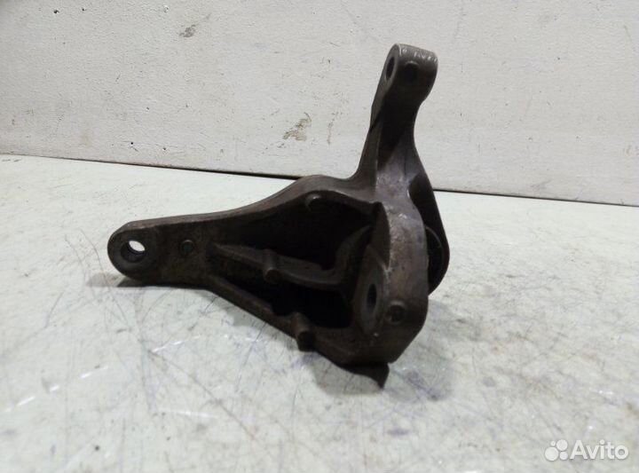 Кронштейн опоры двигателя Ford Focus 2