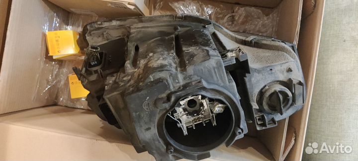 Фара Audi a4 B7 передняя левая
