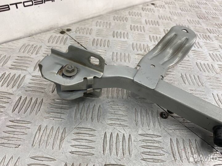 Б/У петля крышки багажника задний правый Renault