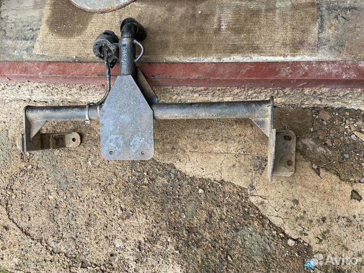 Фаркоп на priora хэтчбек