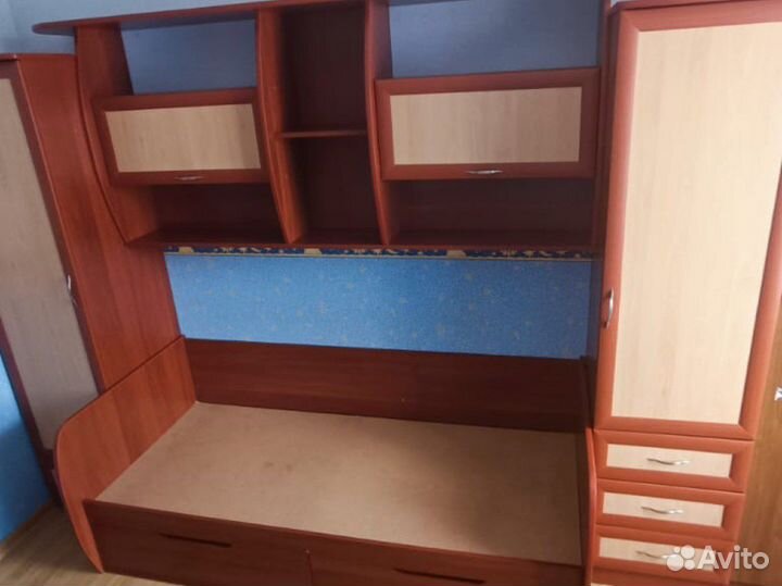 Комплект детской мебели стенка с кроватью