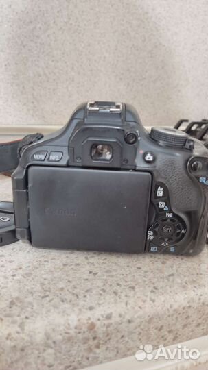 Зеркальный фотоаппарат canon 600D