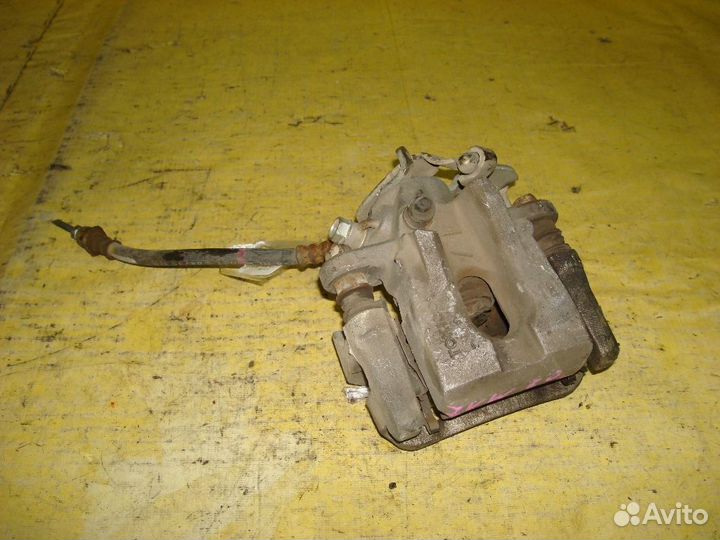 Суппорт Toyota Prius ZVW30 (Заднее Левое)