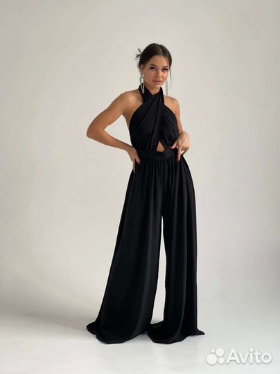 Чёрный комбинезон на завязках