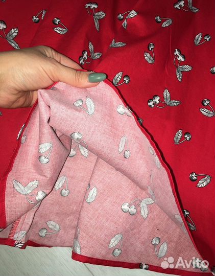 Платье 54(54/56), принт вишни. Не ношено.хлопок
