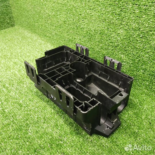 Короб предохранителей Opel Astra J GTC 2012