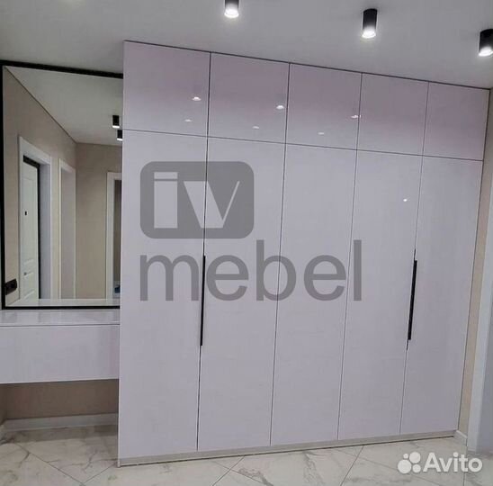 Шкаф двухстворчатый