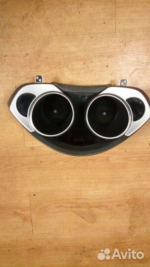 Панель приборов на Subaru tribeka B9