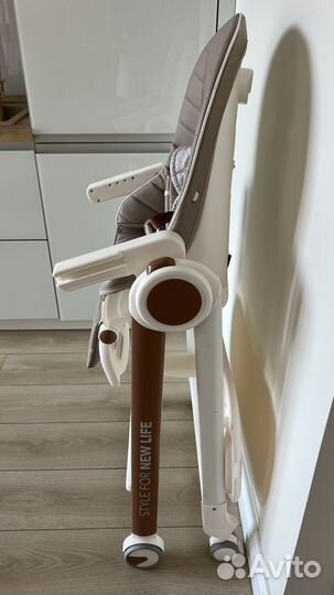 Стульчик для кормления happy baby berny v2