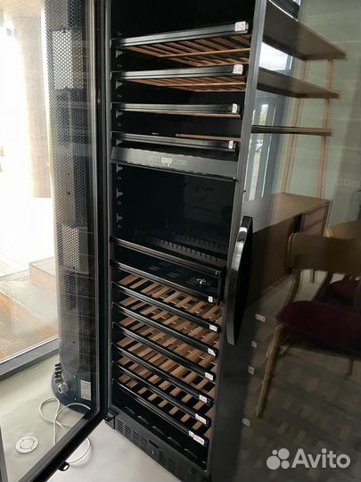 Винный холодильник шкаф Dometic S117FG