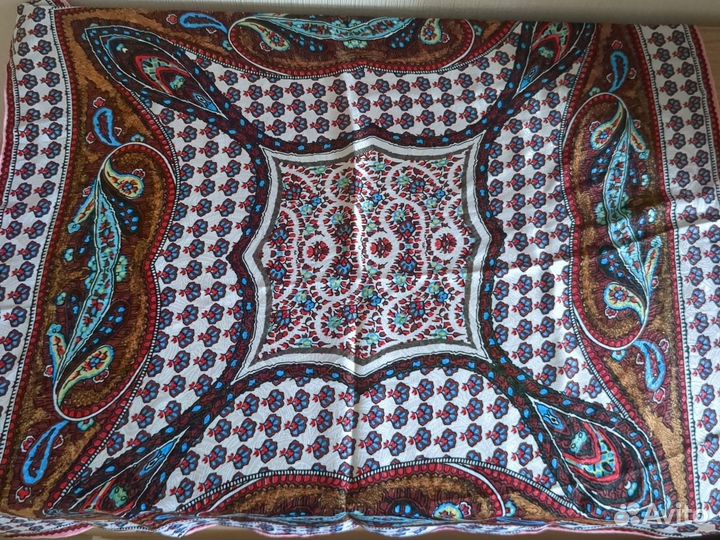 Женский платок на голову или шею