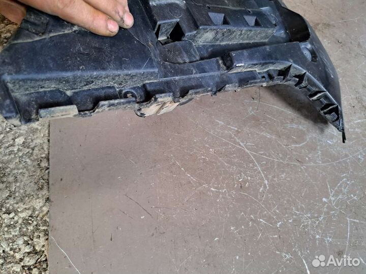 Кронштейн заднего бампера правый BMW F01