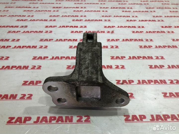 Кронштейн опоры двигателя передний Subaru Outback