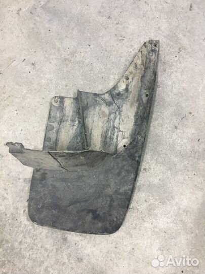 Брызговик задний правый Prado 150