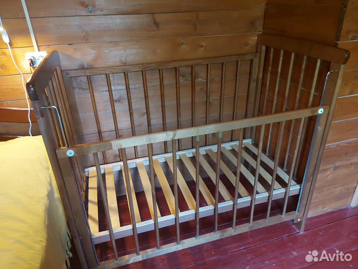 Детская кроватка