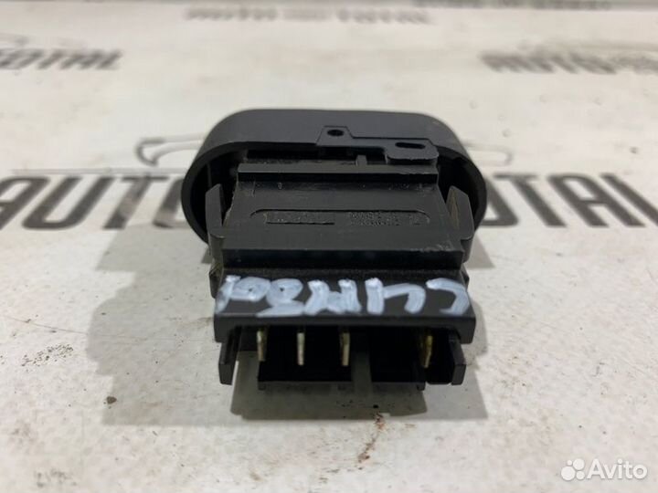 Кнопка обогрева стекла Renault Symbol K7JA700 2005