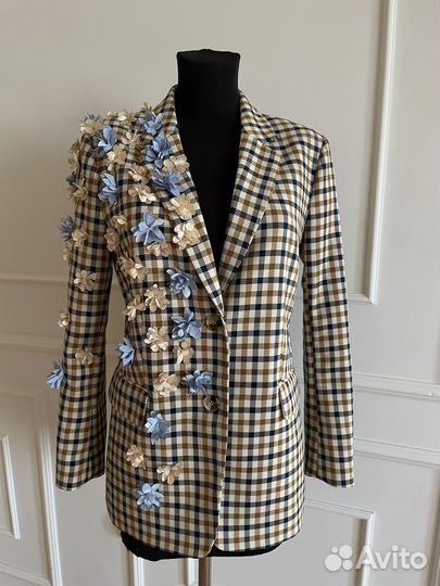 Пиджаки и жакеты женские