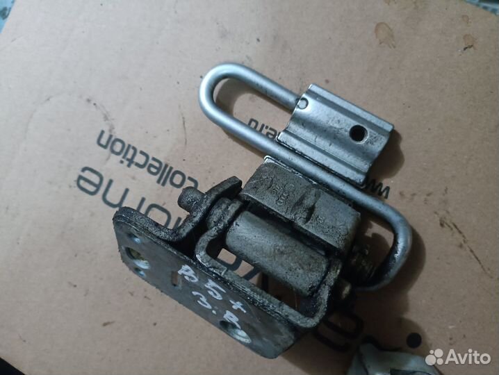 Петли задней правой двери Volkswagen Passat B5+