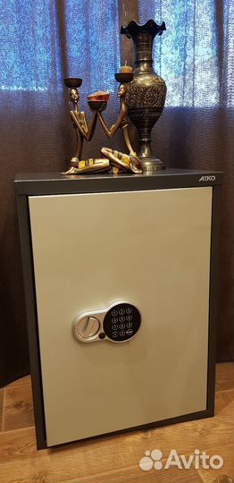 Новый, Большой, электронный сейф