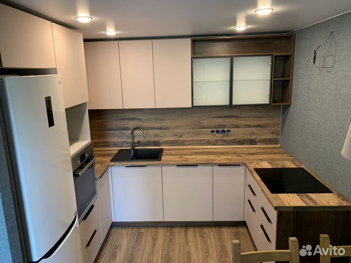 Кухня П-образная (цена за весь гарнитур) ксп:15240