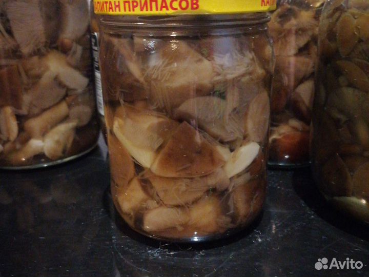 Грибы маринованные