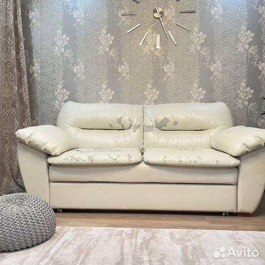 Кожаный диван бу