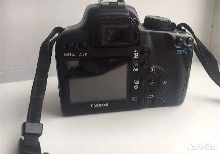 Зеркальный фотоаппарат Canon 1000d
