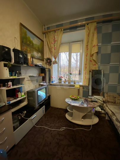 Комната 13,3 м² в > 9-к., 1/3 эт.