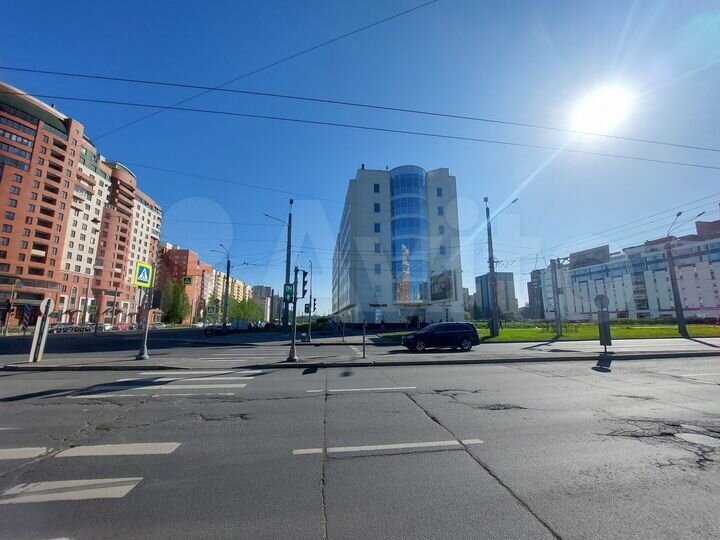 Офис, 155.8 м², панорамное остекление,коммуникации