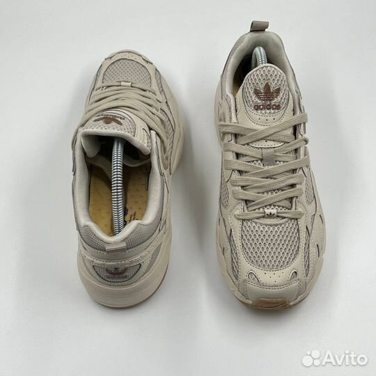 Кроссовки adidas astir