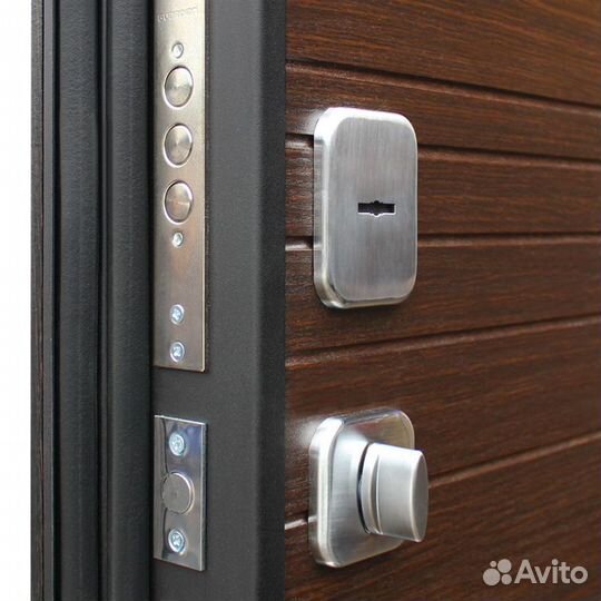 Входная дверь 