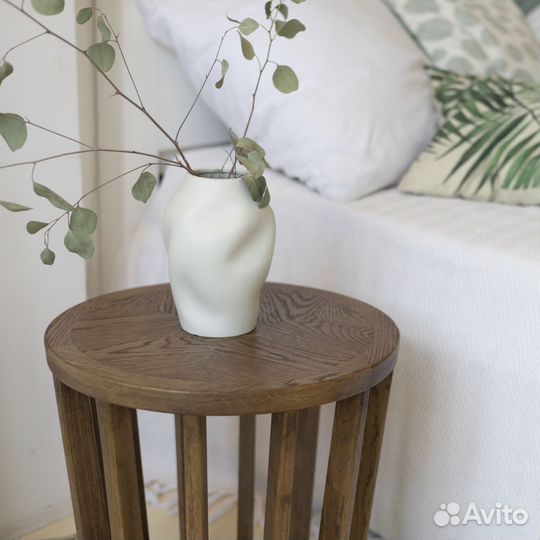 Прикроватный столик круглый