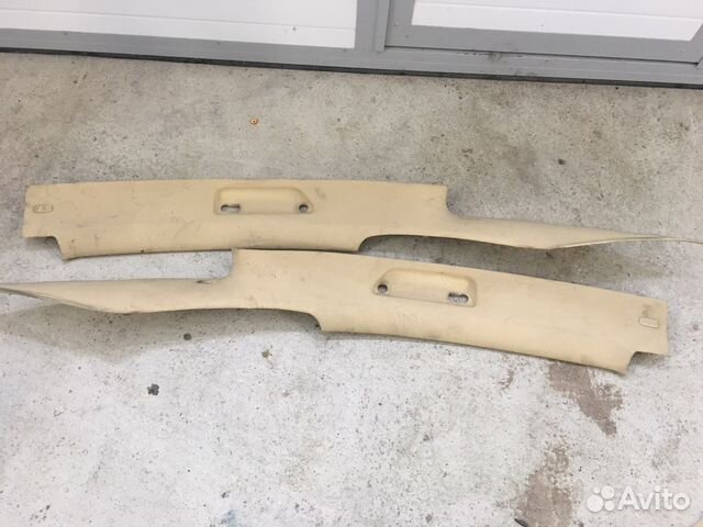 Обшивка задней стойки Volkswagen Phaeton (2025)