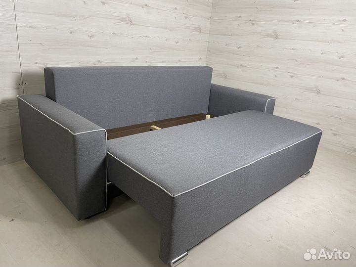 Диван еврокнижка с подлокотниками Венеция