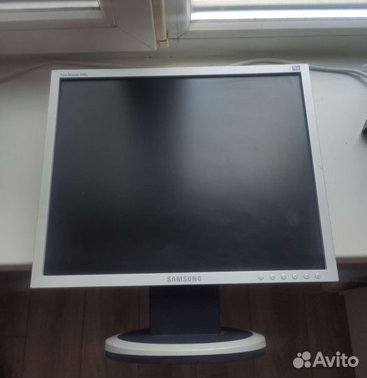 Монитор Samsung SyncMaster 940n