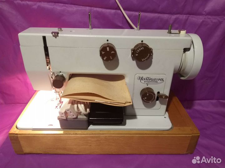 Швейная машина Чайка 143