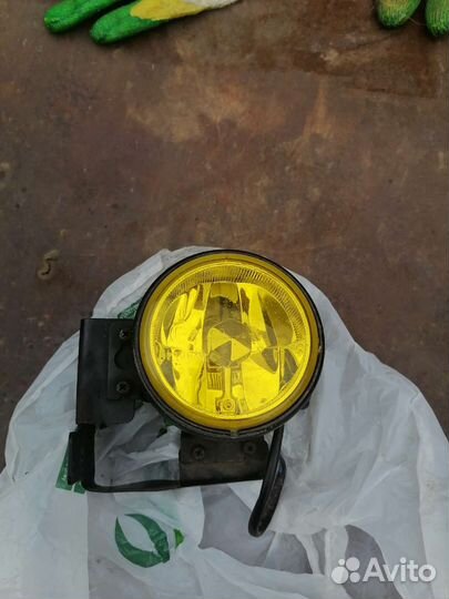 Продам противотуманую фару
