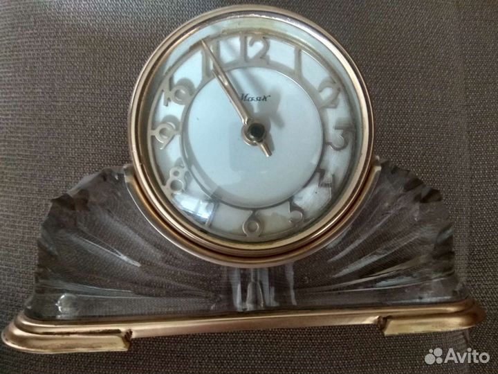 Настольные часы Маяк