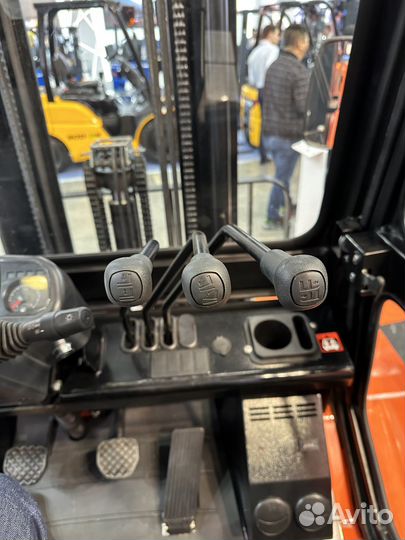 Внедорожный вилочный погрузчик noblelift 3.5 тонн