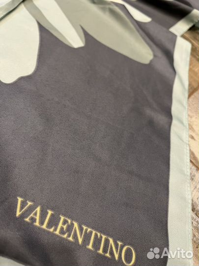 Шелковый платок шаль Valentino разноцветный