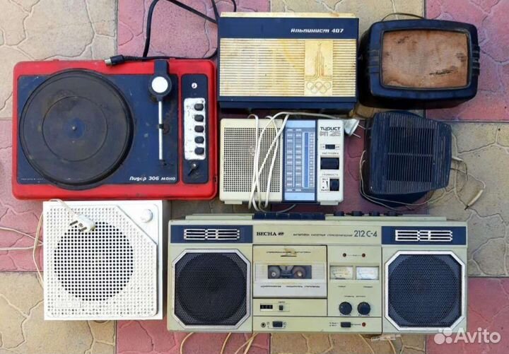 Магнитофон приёмник СССР