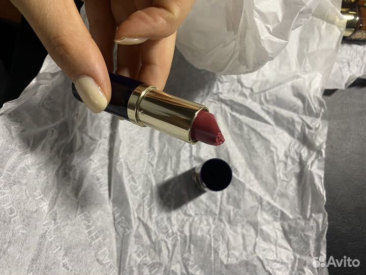 Помада от Estee lauder